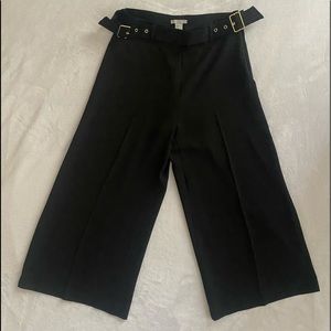 H&M Black Gaucho Dress Pant/Gold Accent Size 8